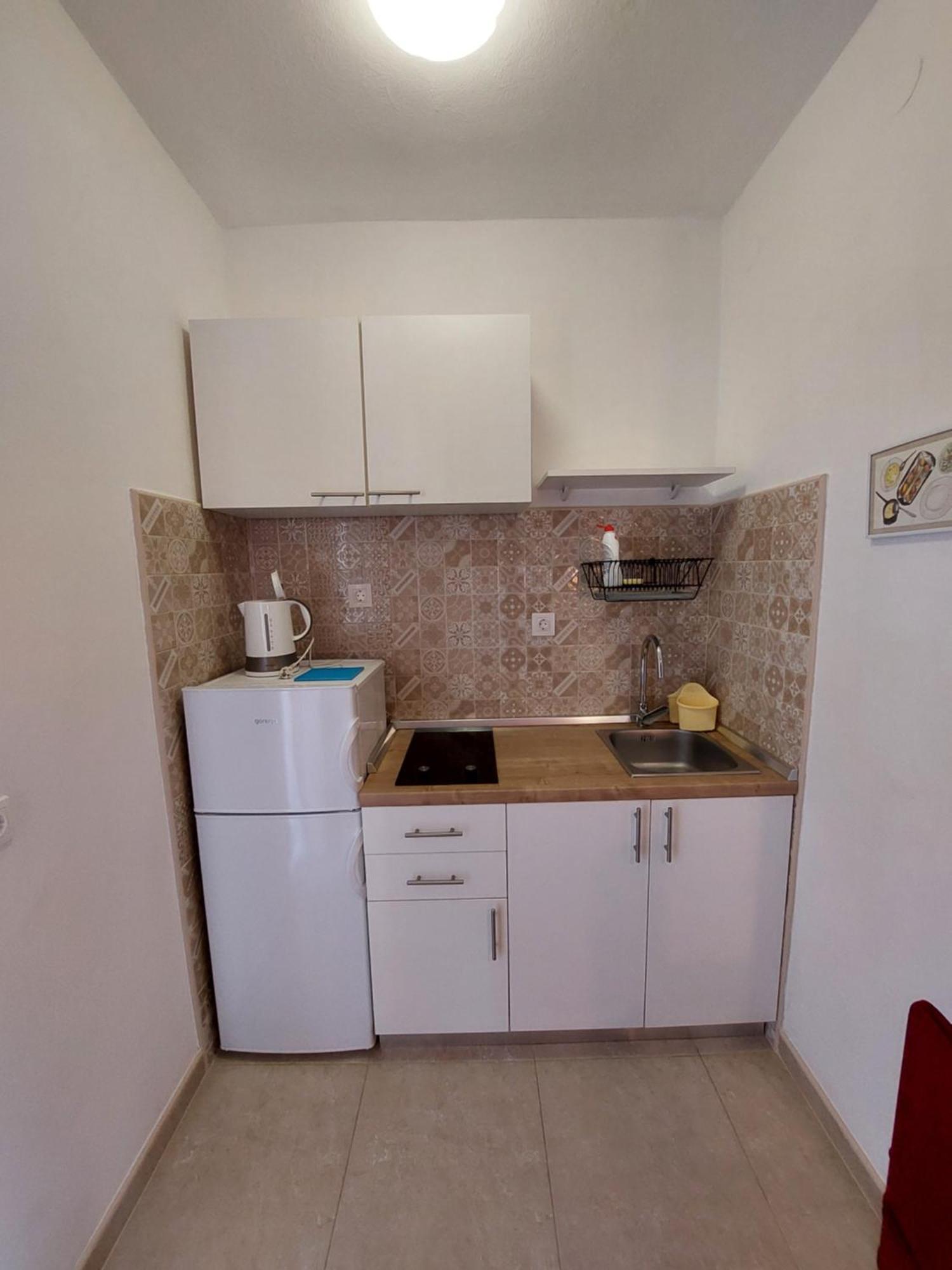 Apartments Nenad & Marija Pag Town Bagian luar foto