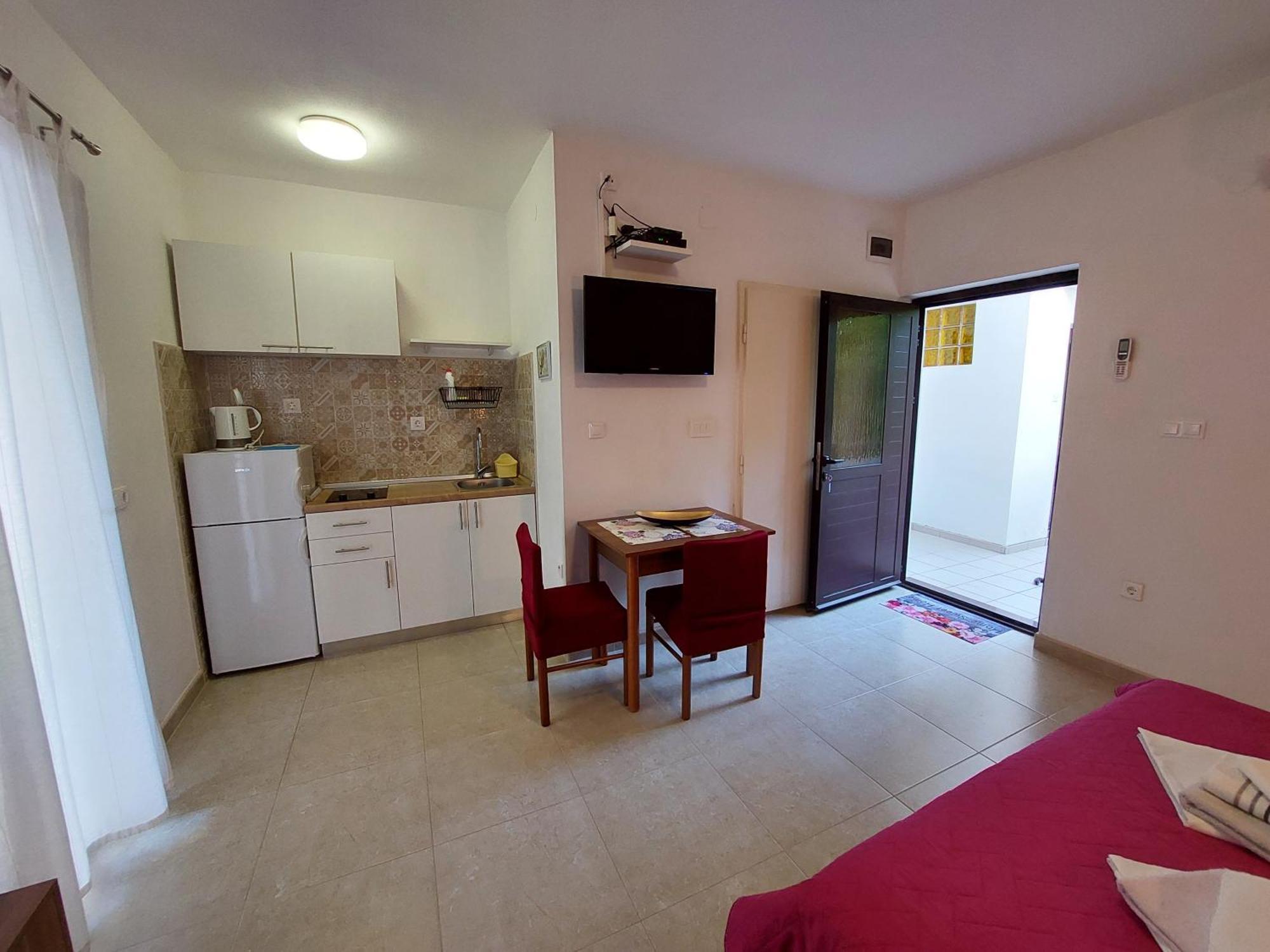 Apartments Nenad & Marija Pag Town Bagian luar foto
