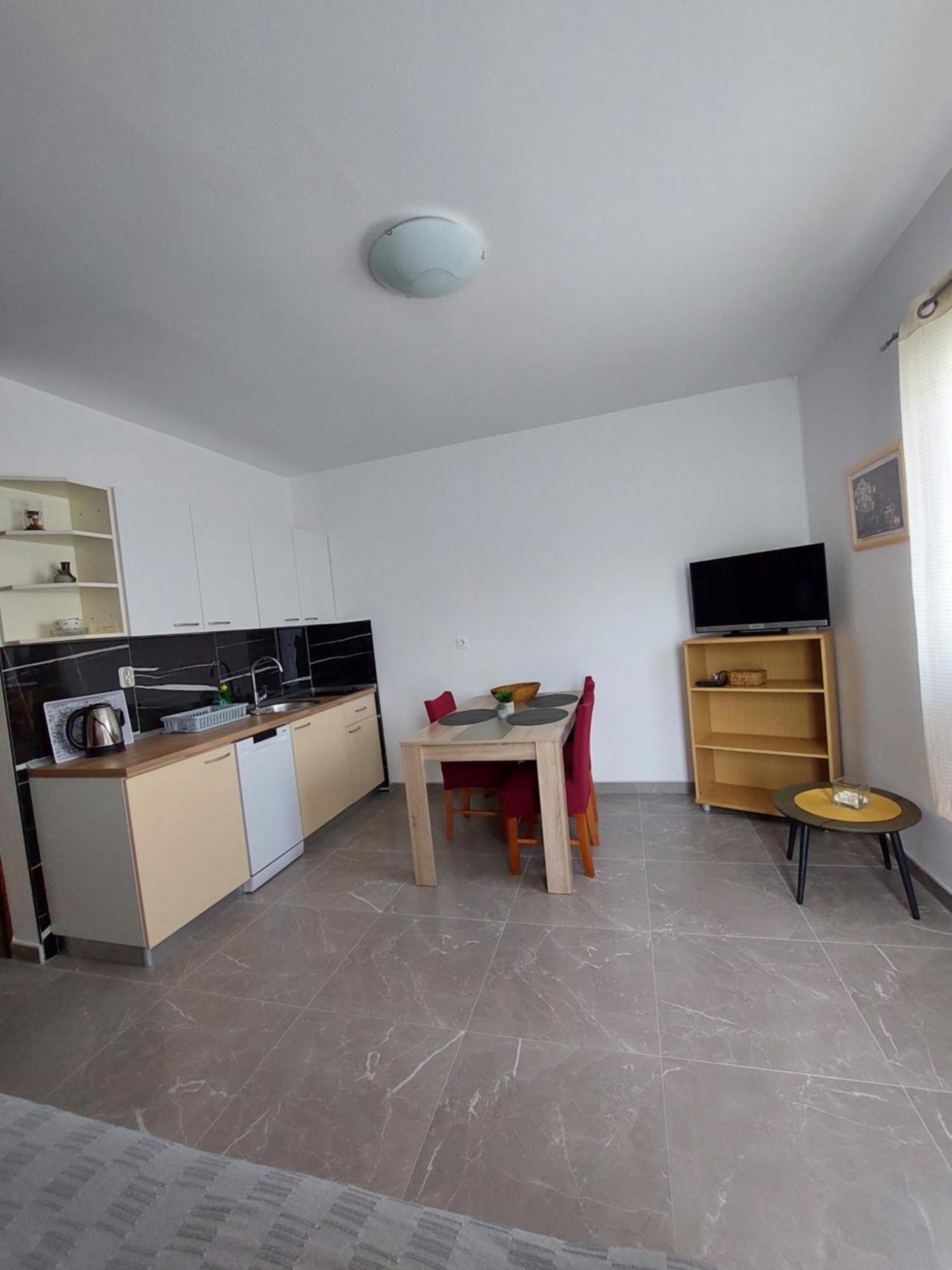 Apartments Nenad & Marija Pag Town Bagian luar foto