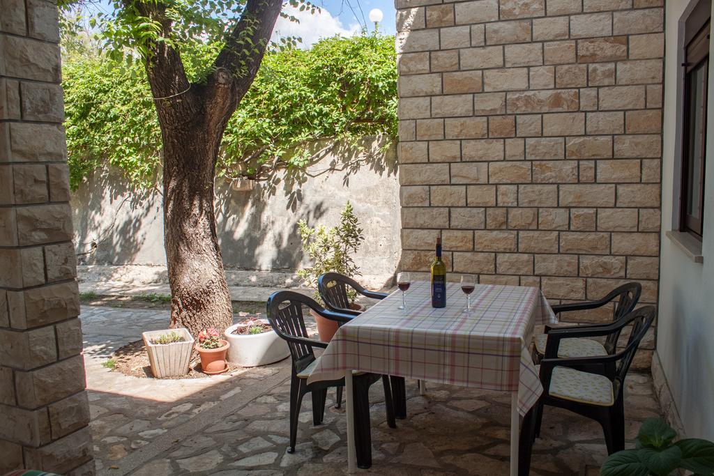 Apartments Nenad & Marija Pag Town Bagian luar foto