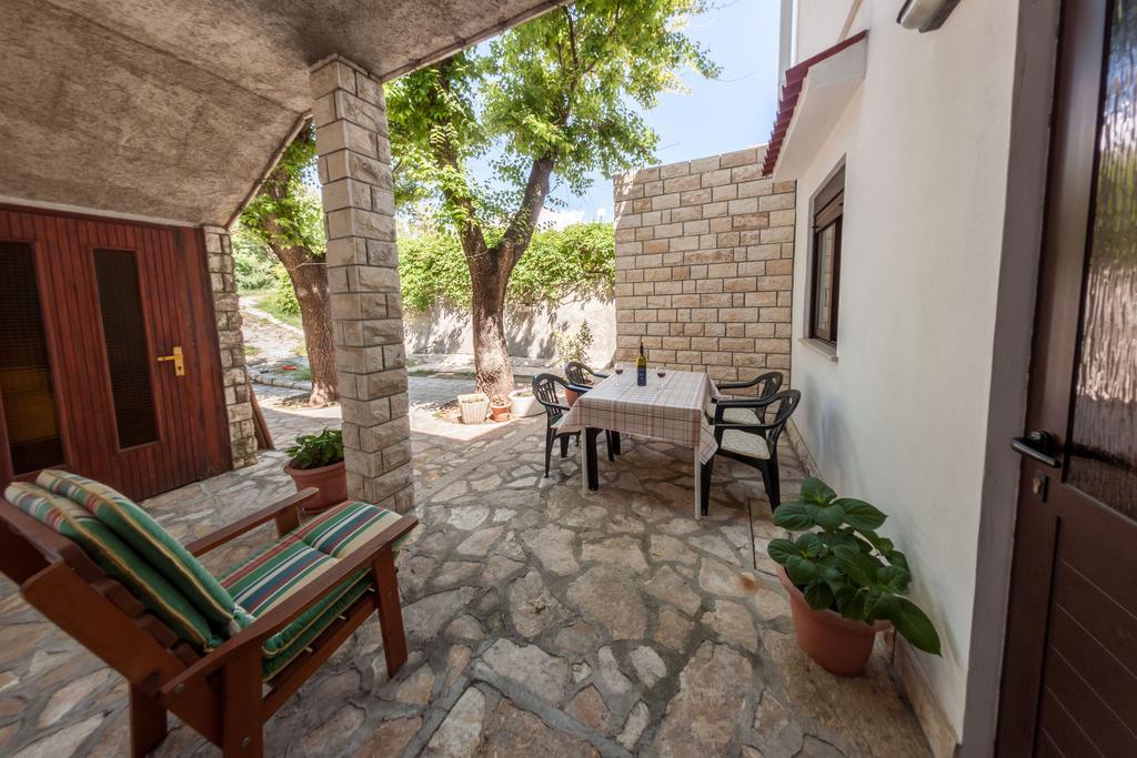 Apartments Nenad & Marija Pag Town Bagian luar foto